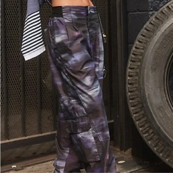 Free People Fp Movement Mesmerize Me Cargo Utility Lightweight Pants Nwot XS - Picture 3 of 8